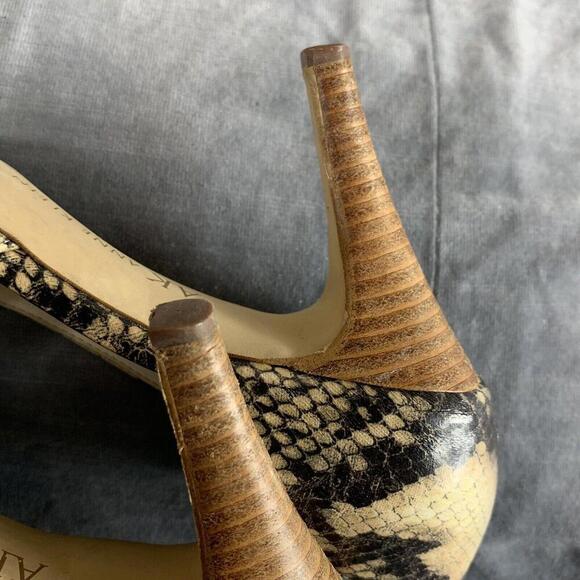 Anne Klein Womens Faux Snakeskin D’Orsay Pointed Toe Heels Shoes Size 7.5M - Picture 9 of 9